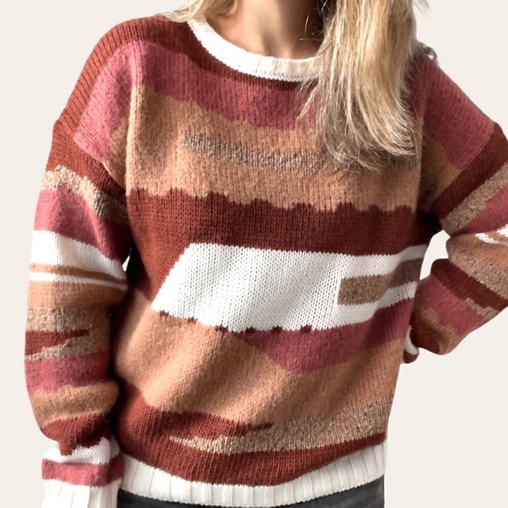 NWT Elsamanda abstract sweater. Large